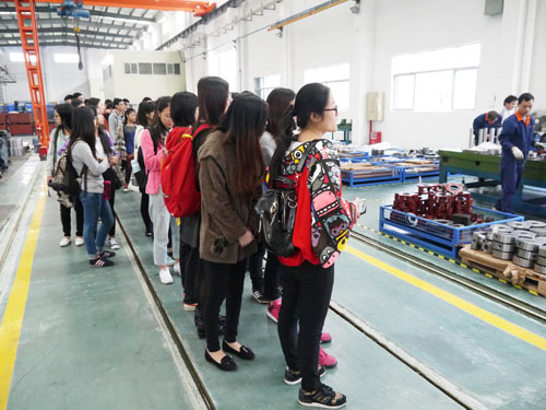 順德職業(yè)技術學院44名學生到聯升公司參觀學習 順德職業(yè)技術學院44名學生到聯升公司參觀學習